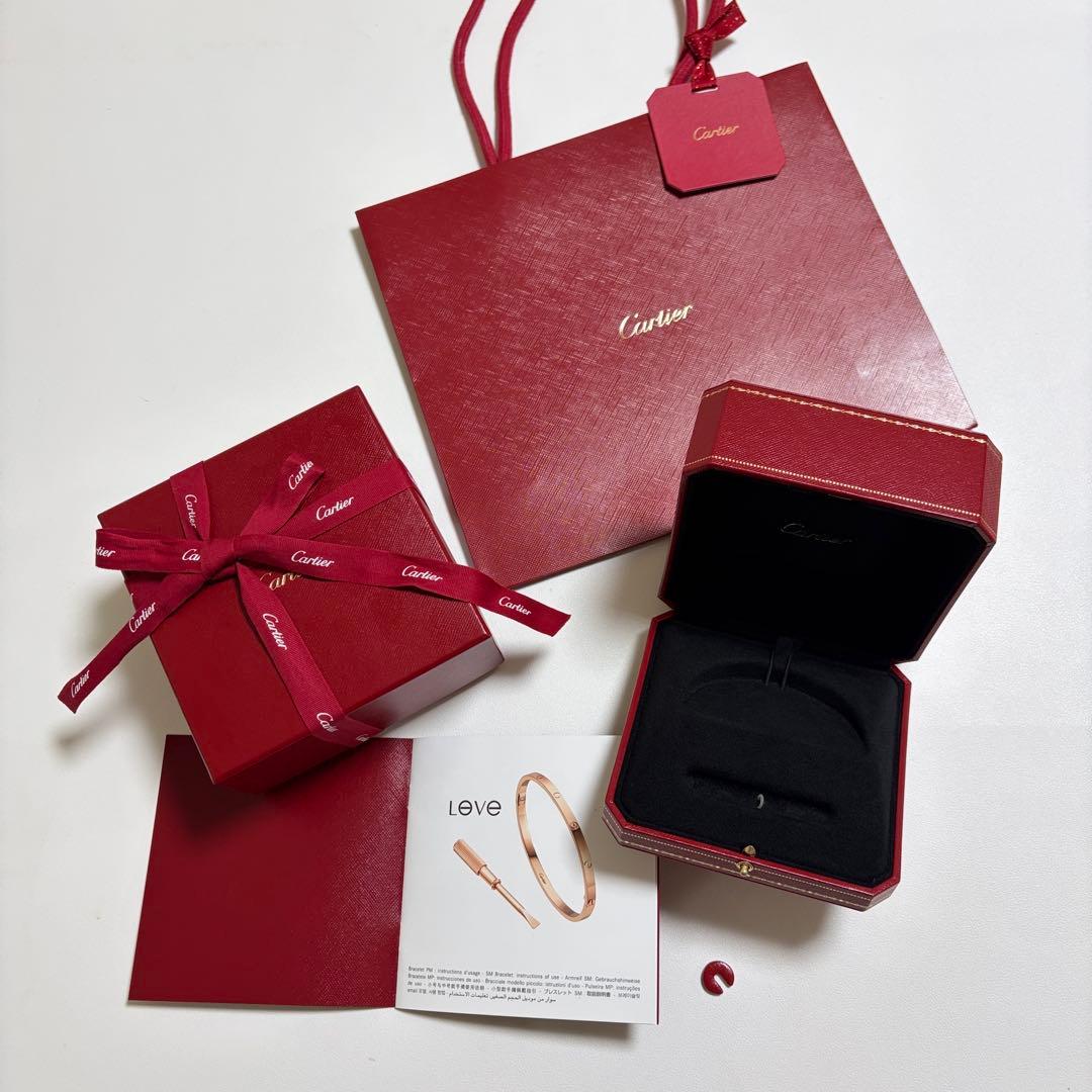 美品　カルティエ　ラブブレス　ブレスレットケース　空箱　現行品　リボン付き