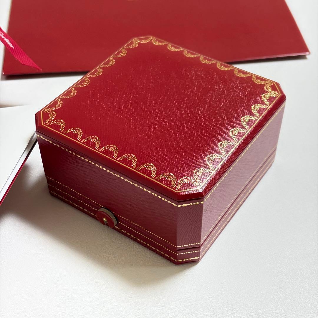 美品　カルティエ　ラブブレス　ブレスレットケース　空箱　現行品　リボン付き