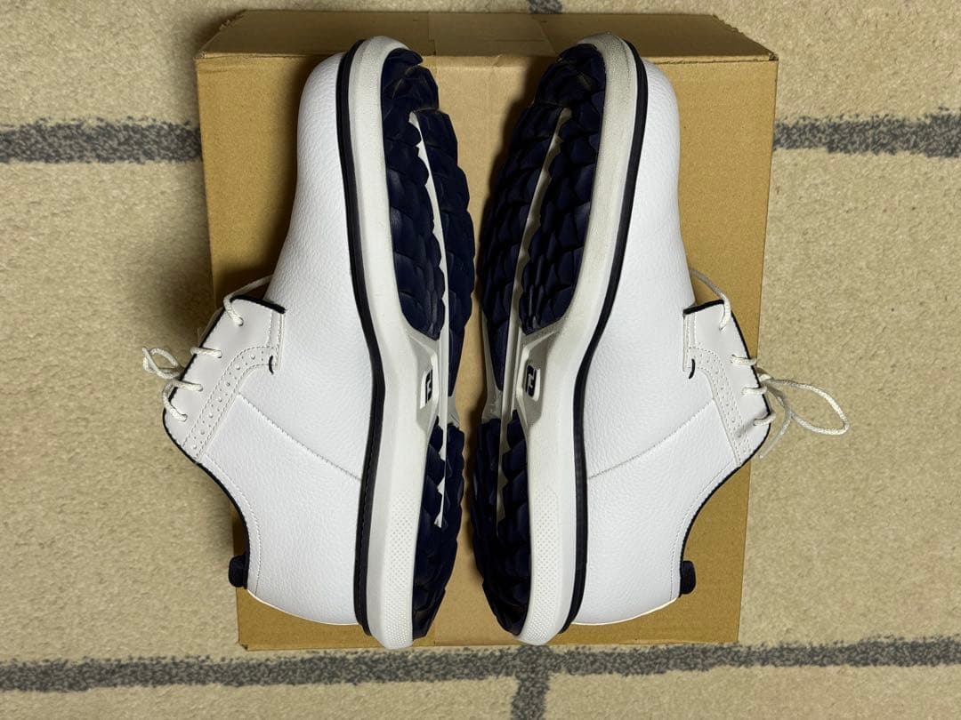 FootJoy トラディションズ スパイクレス 27.5cm（1度使用）