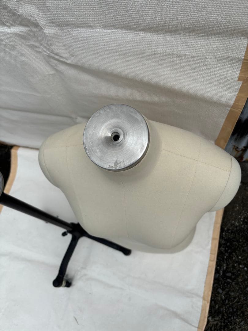 上質な、マネキン ボディ　トルソー　女性用 　86足ストッパー付きファブリック