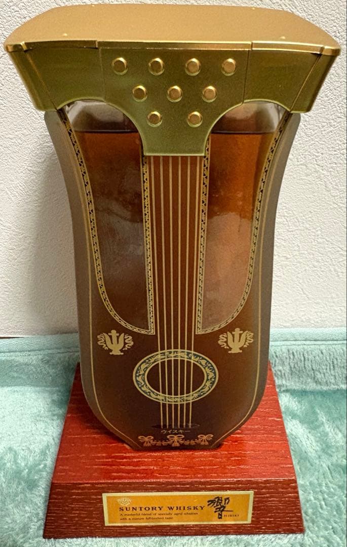 新品未開封☆Suntory ウィスキー響　リラギター型