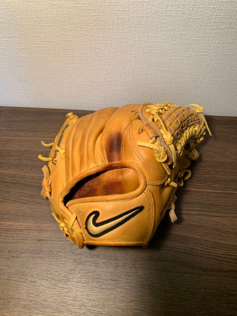 NIKE 一般硬式グローブ　内野手用