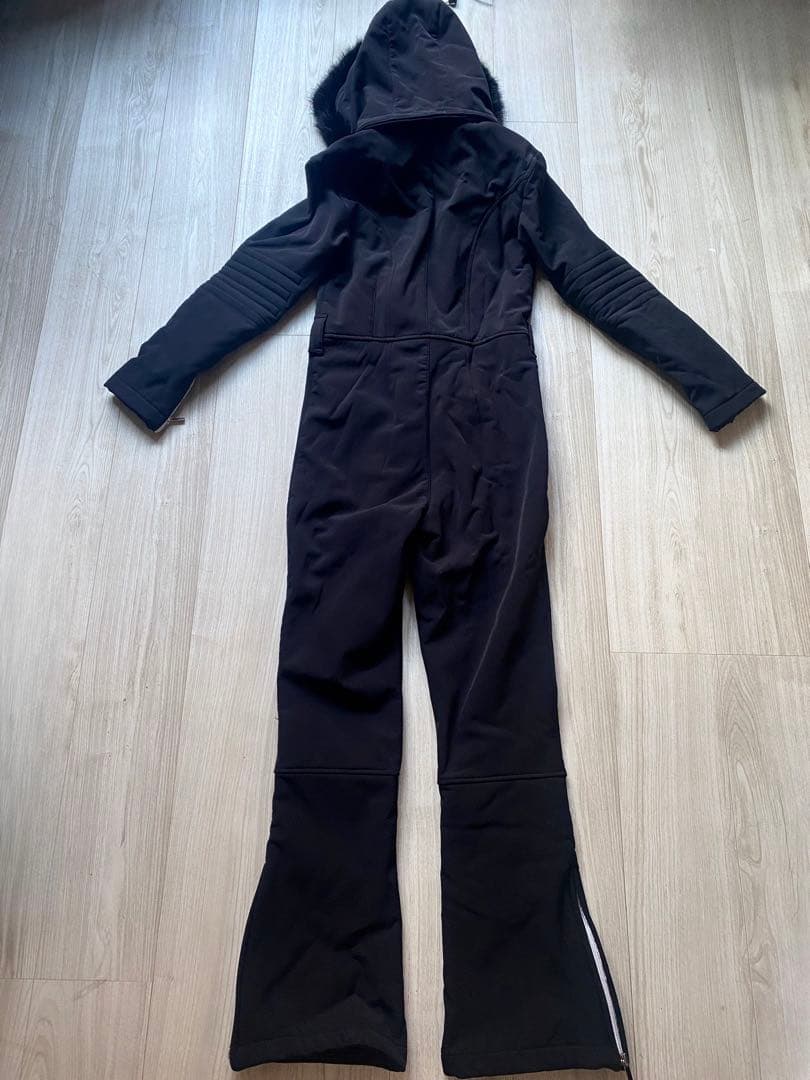 海外製　女性用スキーウェア　レディーススキーウェア　サイズS 一回のみ使用