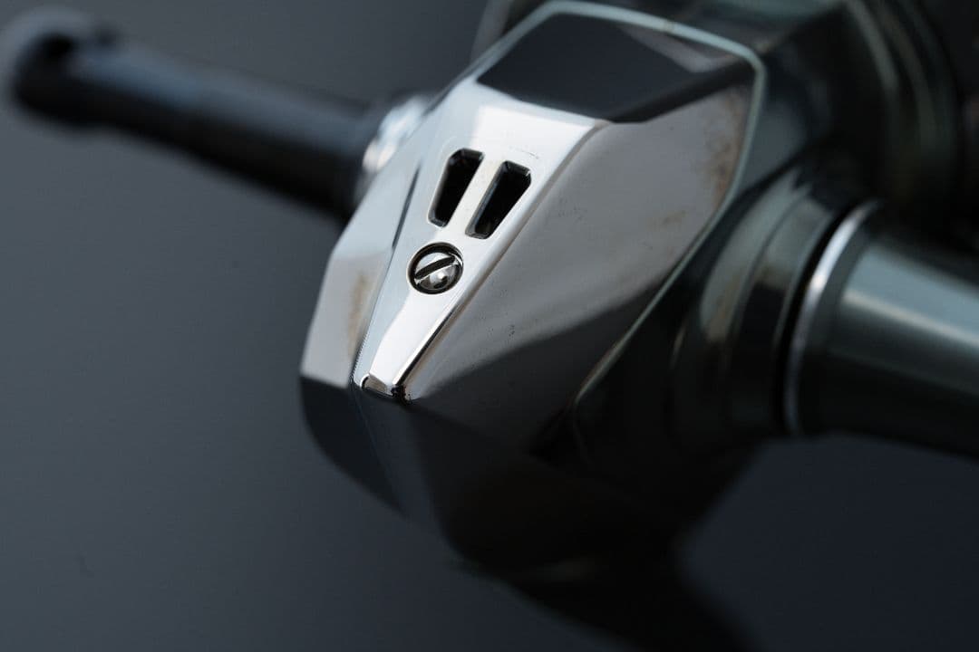 シマノ 22ステラ4000MHG ハンドルノブ、リールスタンド付き