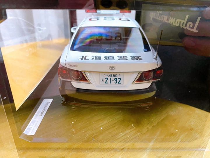 イグニッションモデル 1/18 Crown 北海道警察交通部交通機動隊車両