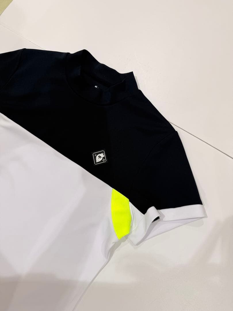 【新品】V12 レディース　半袖モックネック＆スカート　セットアップ　白M