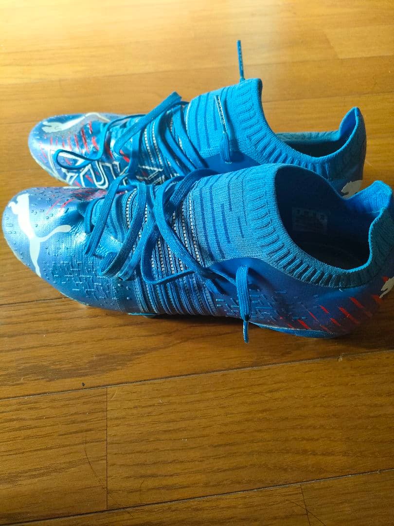 サッカースパイク　PUMA フューチャー　※奈良クラブ鈴木大誠選手使用済サイン入