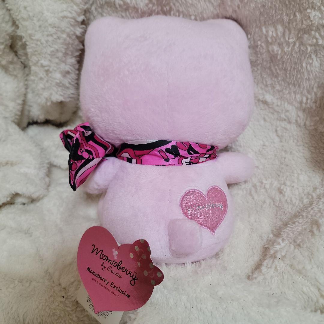 限定モモベリー　ハローキティぬいぐるみ　ピンクプッチ柄