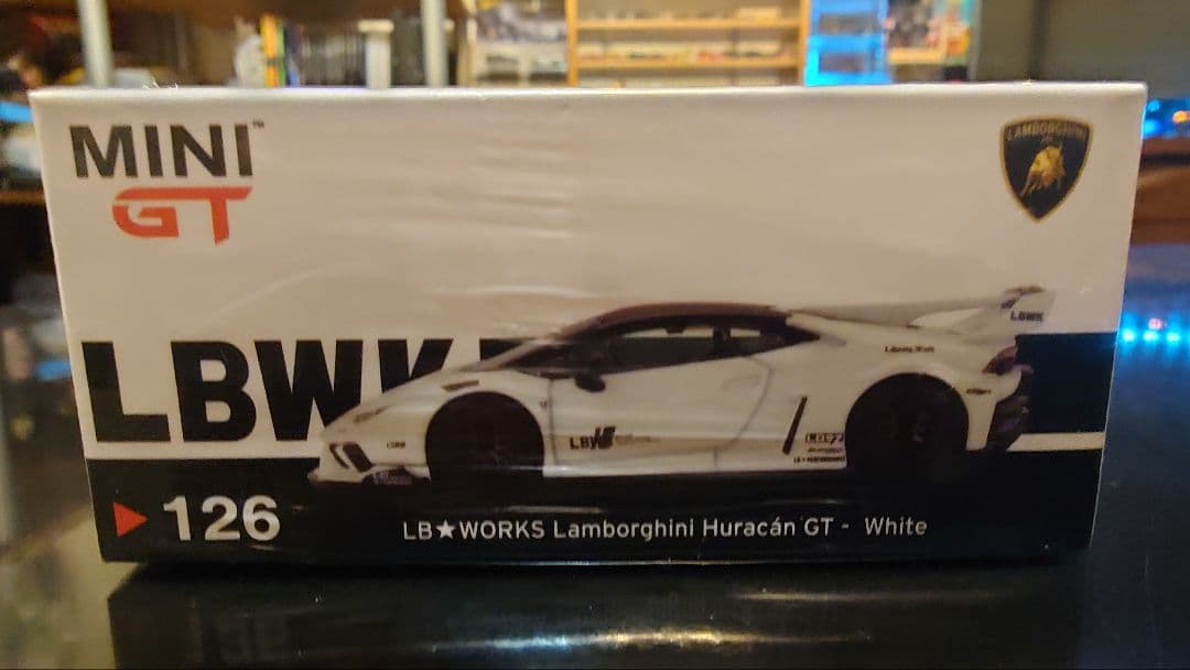MINI GT　LB★WORKS ランボルギーニ ウラカン ホワイト