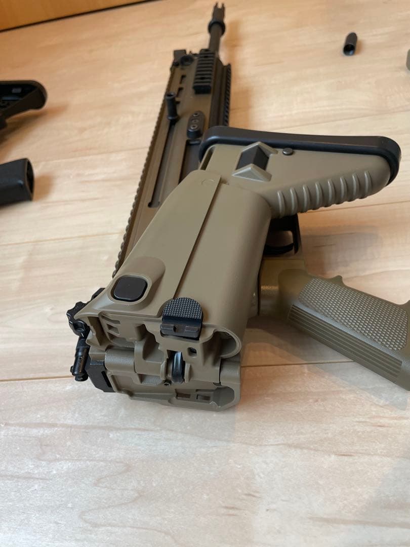 東京マルイ　次世代電動ガン+ハンドガン　おまけ多数