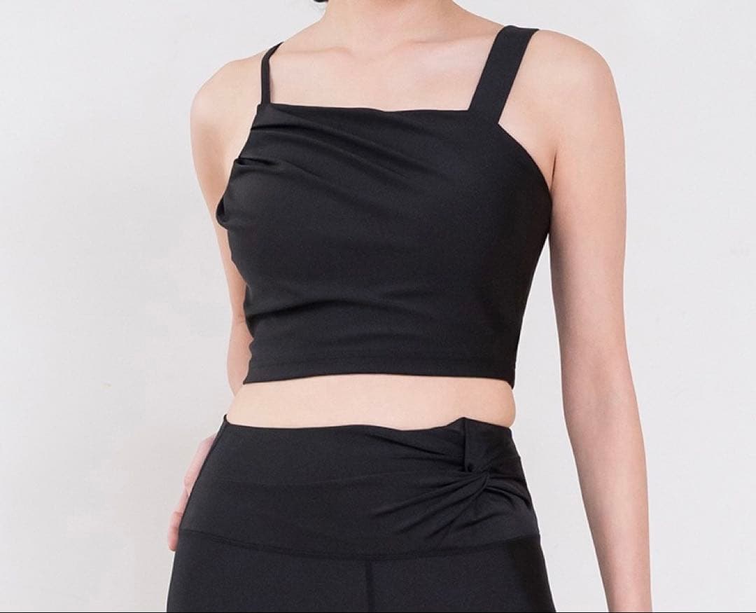 SUKALA シャインストレッチアシンメトリーブラトップ