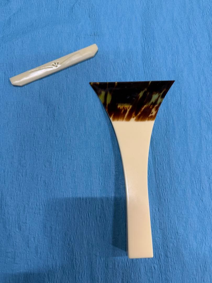 ケース付き　三味線本体 白 オレンジ装飾