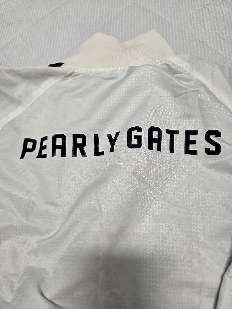 美品PEARLY GATES 蓄熱ジップジャケット４