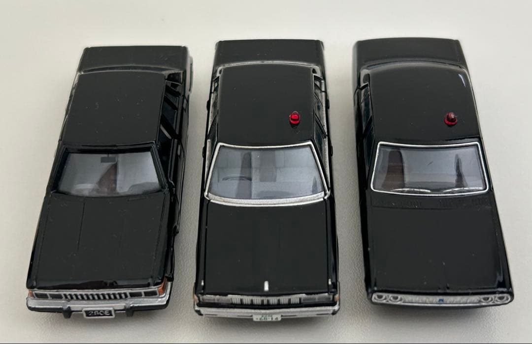 トミカリミテッドヴィンテージ 西部警察 多目的装甲車 覆面パトカー3台付セット