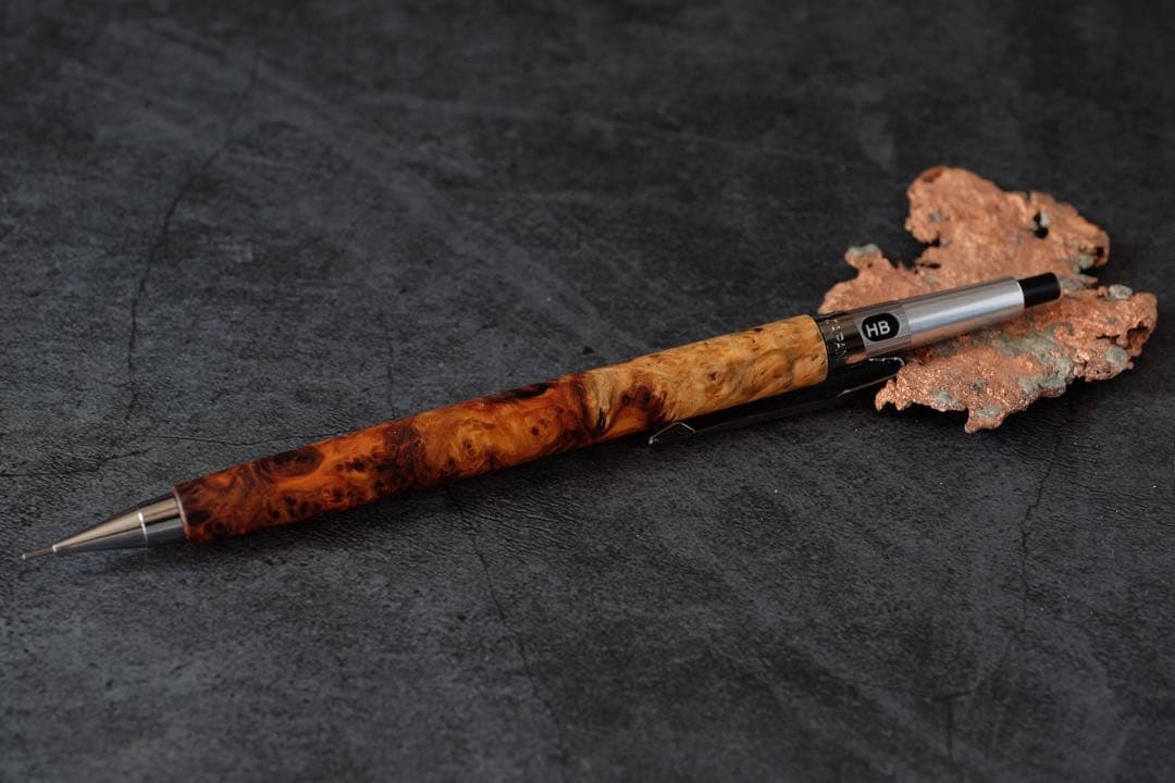 PG5木軸カスタム0168　高村杢工房 製図用シャープペンシル　花梨瘤極上の紅白