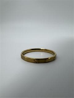 K18 ゴールドリング 彫刻入り0.78g 11号