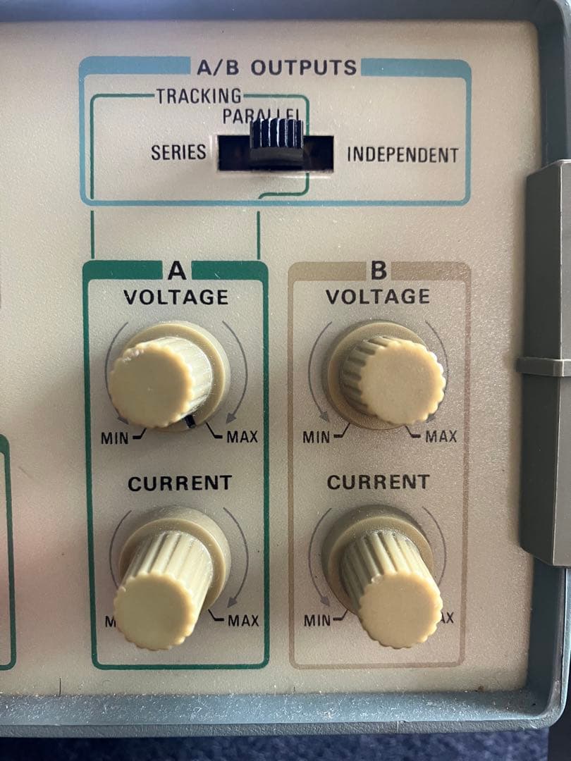 TEK CPS250 Triple Output Power Supply 美品