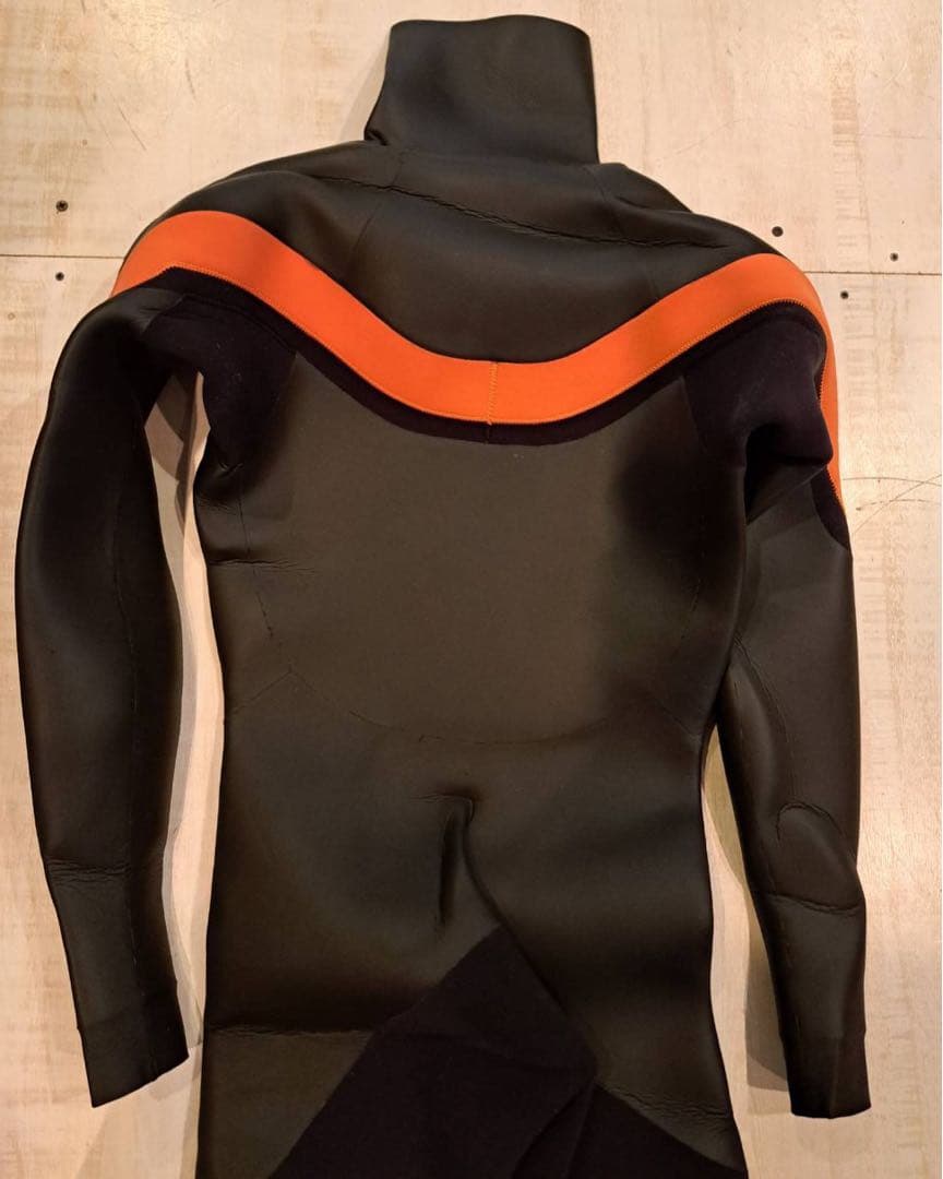 セミドライフルウェットスーツ ブラック/オレンジ