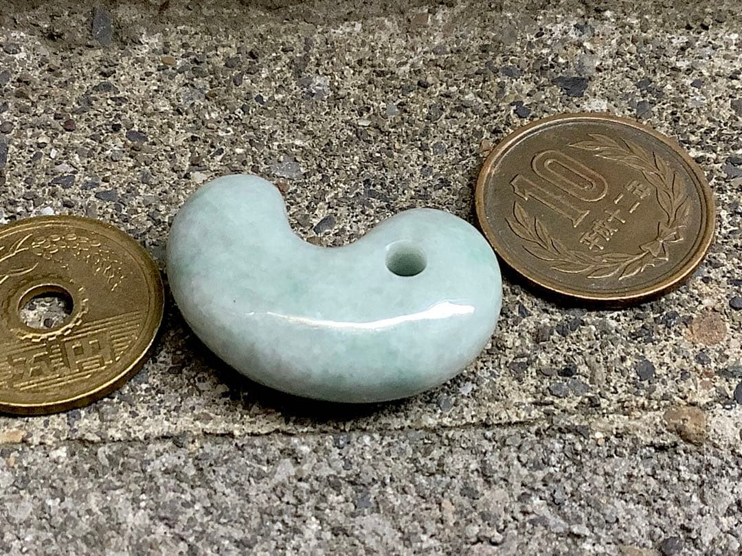 ⭕️ ⭕️神宿る本物の勾玉‼️　吉祥開運　糸魚川翡翠*ジェダイト　外部鑑定鑑別書付‼️