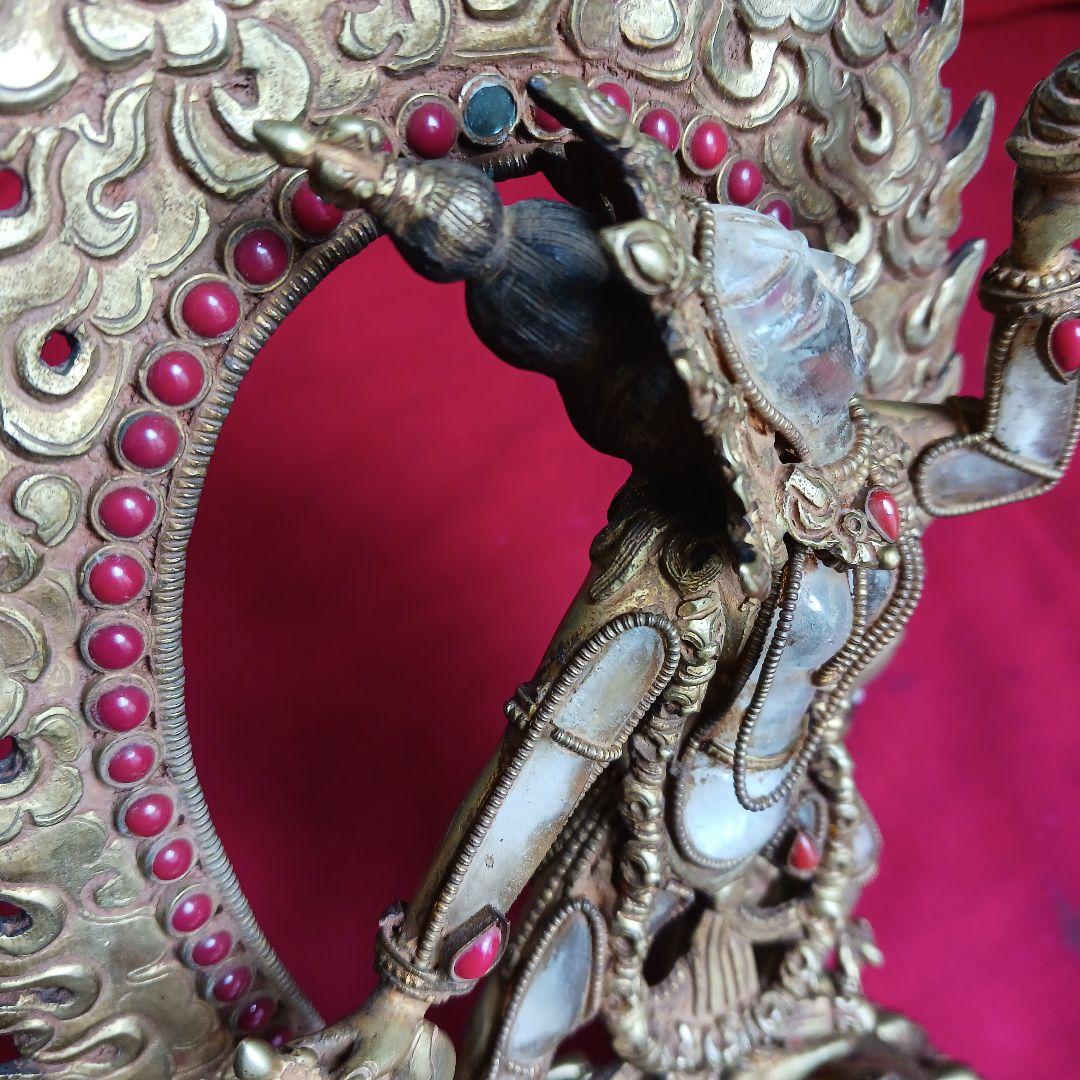 ネパール　パタン産　手彫りの上質なチベット仏教のヴァジュラヨーギニ　銅製　水晶