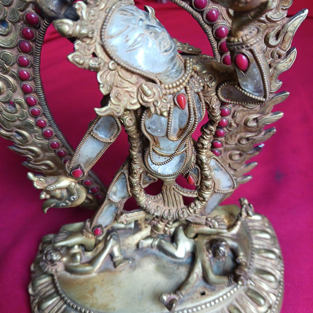 ネパール　パタン産　手彫りの上質なチベット仏教のヴァジュラヨーギニ　銅製　水晶
