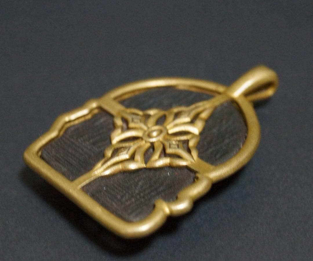 チベットトクチャ(Thogchags) 銅地天鉄 女神ザキラム 隕鉄根付 お守り