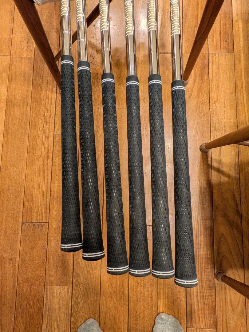 スリクソンzxi5アイアン。5〜PW6本セット。DG105Xシャフト。カスタム品