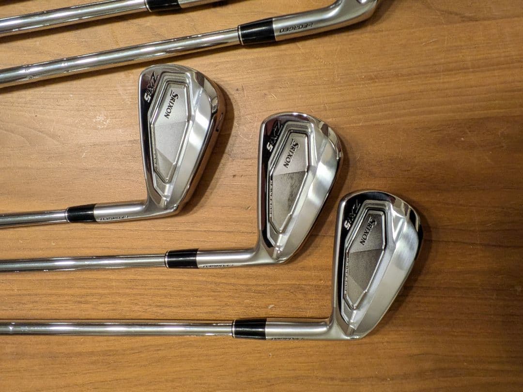 スリクソンzxi5アイアン。5〜PW6本セット。DG105Xシャフト。カスタム品