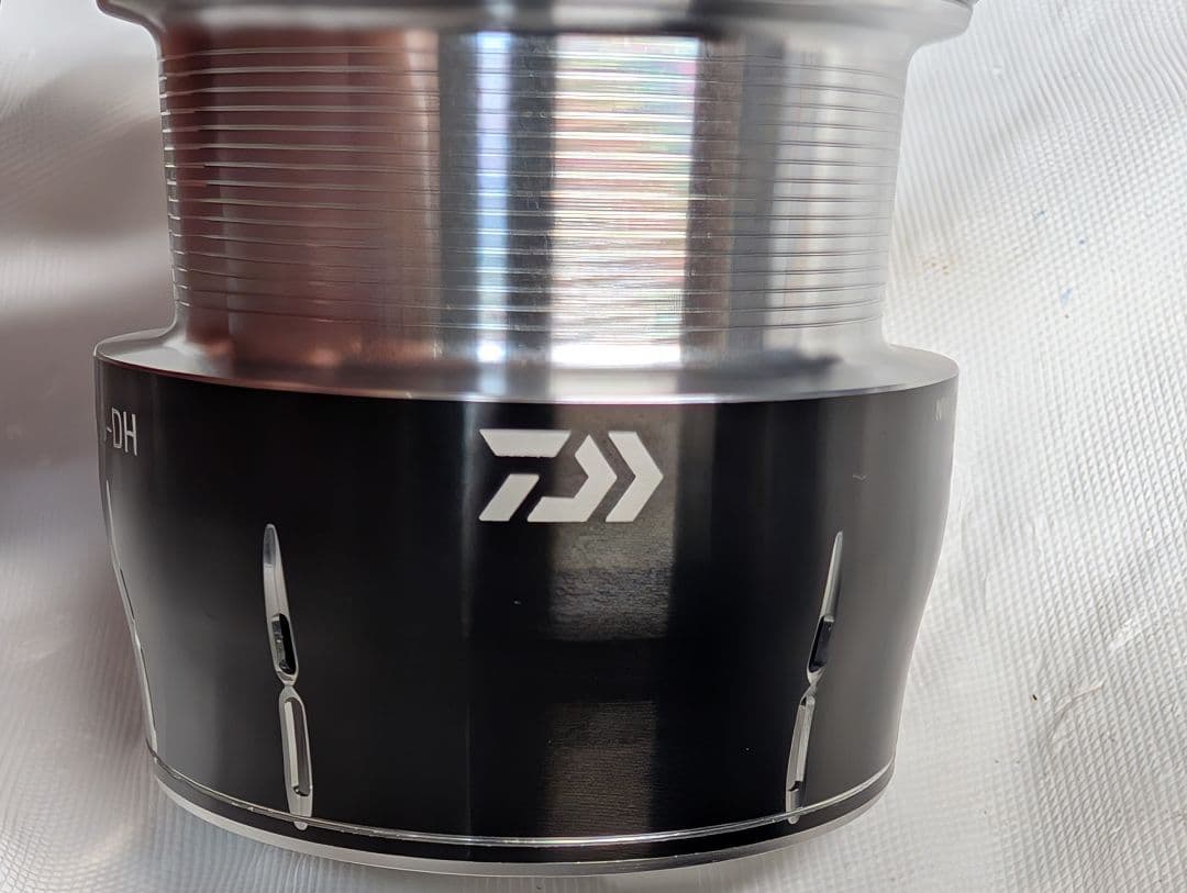 ダイワ　24ルビアス LT2500S-DH 管550FF　スプール