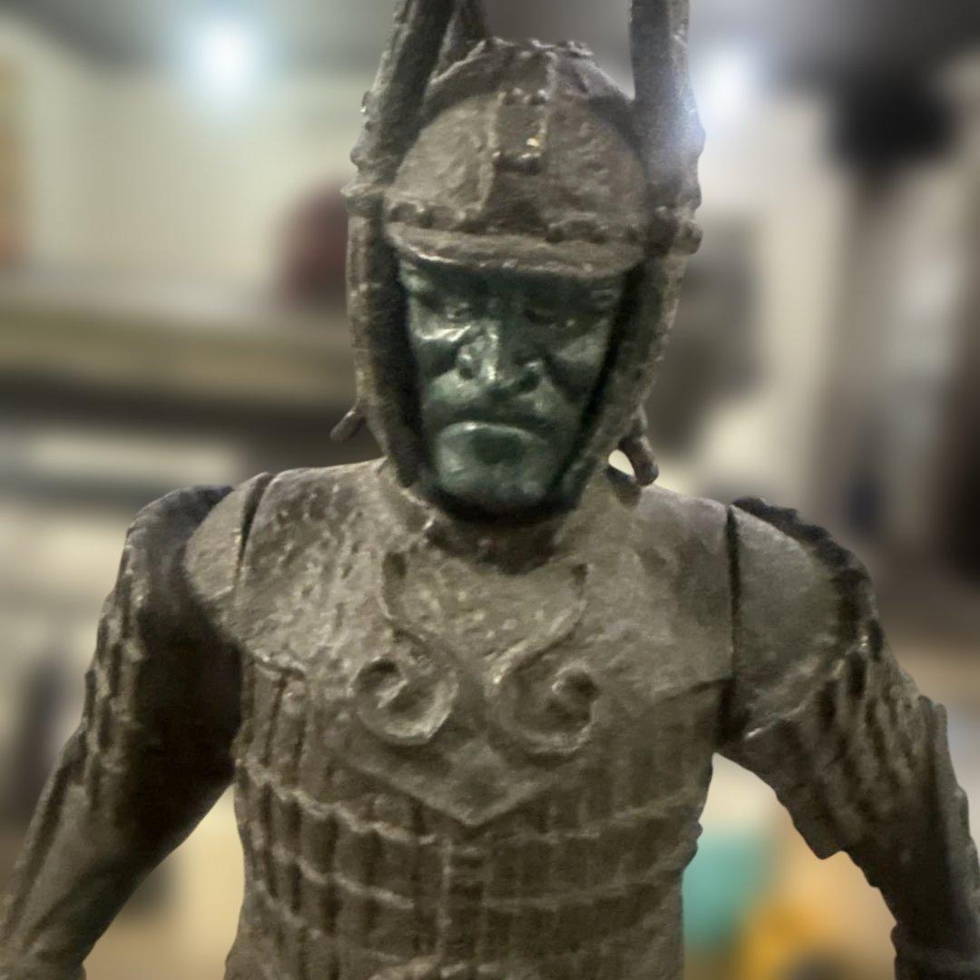 武士像 約30cm 剣付き