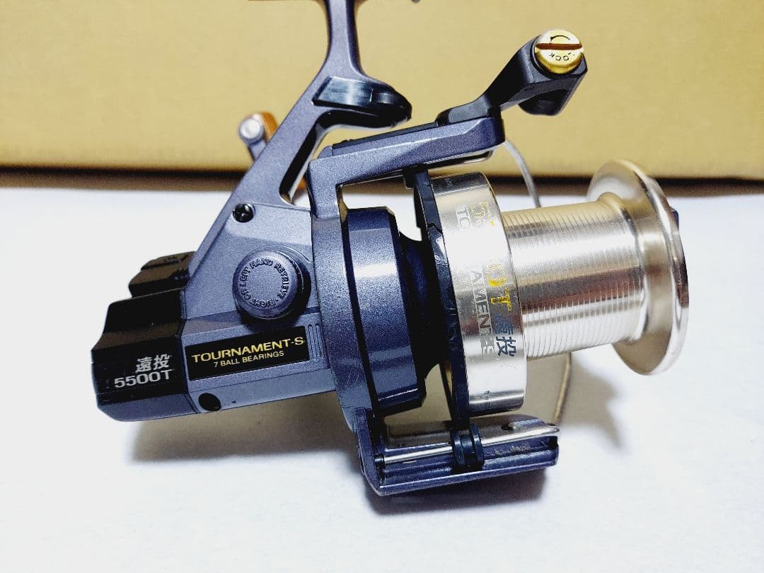 ダイワ トーナメントS 5500T遠投 Daiwaスピニングリール