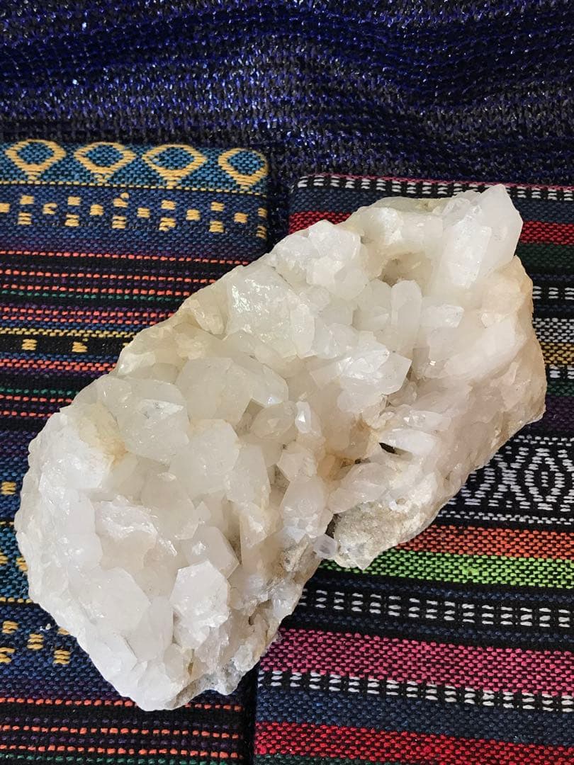 《SHOP》約1.7kg【マダガスカル産/母岩付き水晶/クラスター】[1769