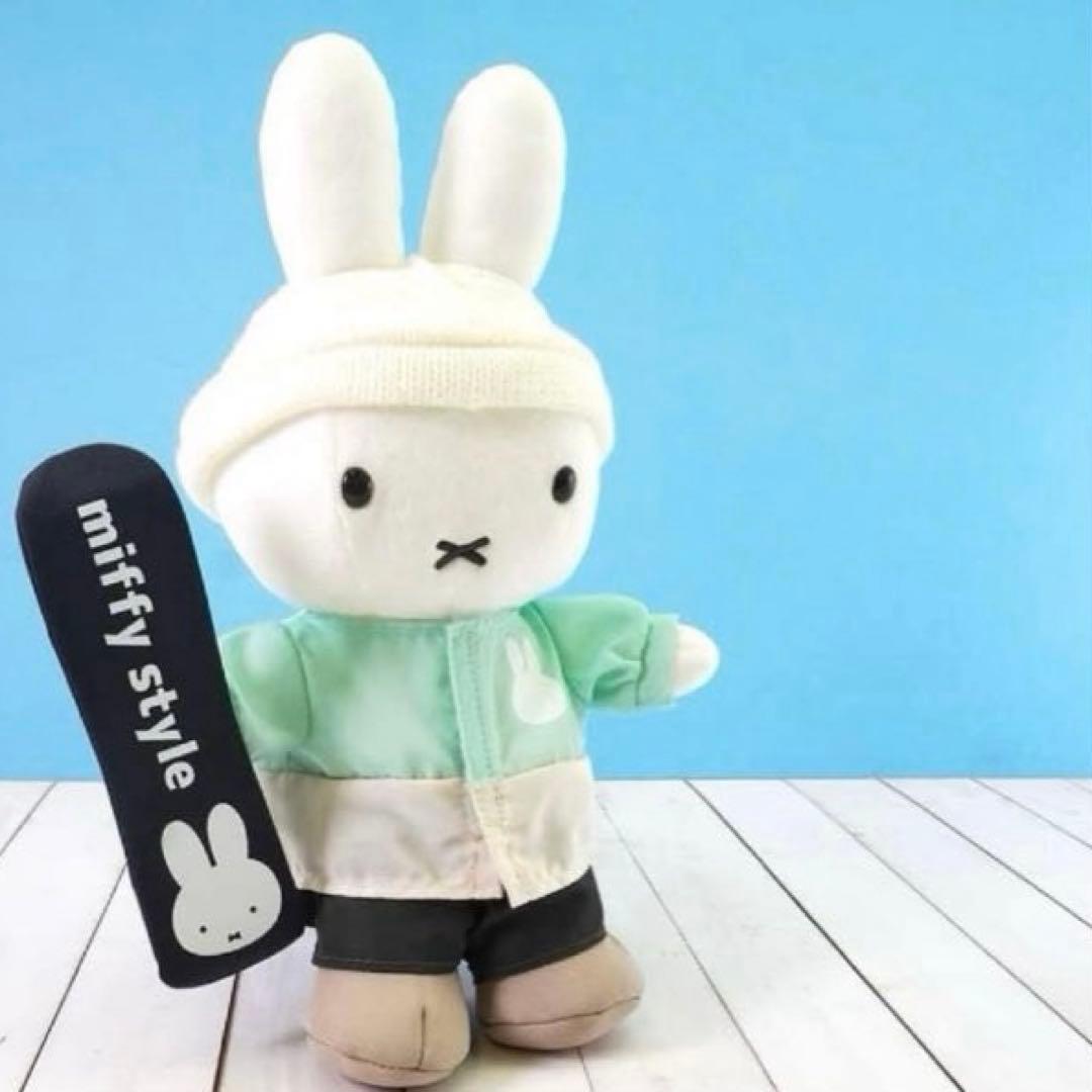 ミッフィースタイル　スノーボード　ぬいぐるみ　　カレンダー　ステッカー