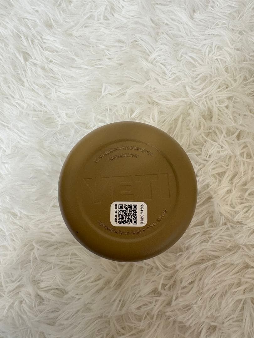 【新品未使用】限定カラー YETI コルスター 缶クーラー 12oz