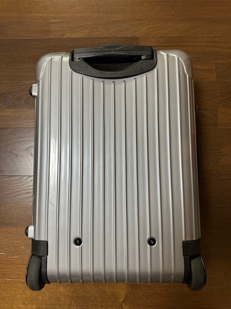 RIMOWA シルバー リモワ　キャリーケース 二輪　シルバー　機内持ち込み可
