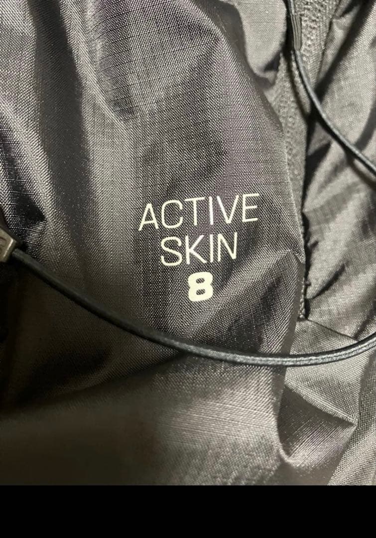 【新品　試着のみ】SALOMON ACTIVE SKIN 8 ブラック Sサイズ