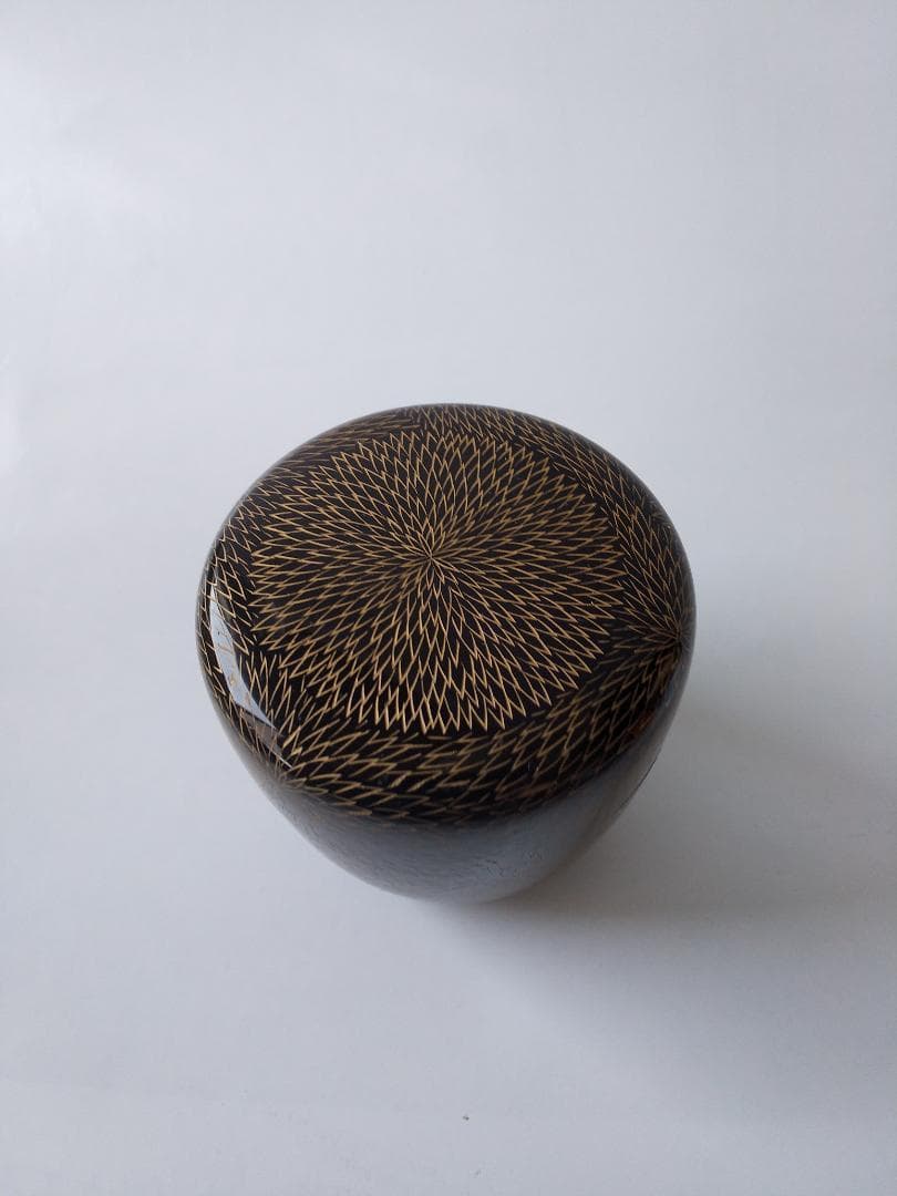 輪島塗 棗 新田義明 作 金彩 彫菊詰 棗 共箱 共布 漆器 漆芸 茶道具 美品