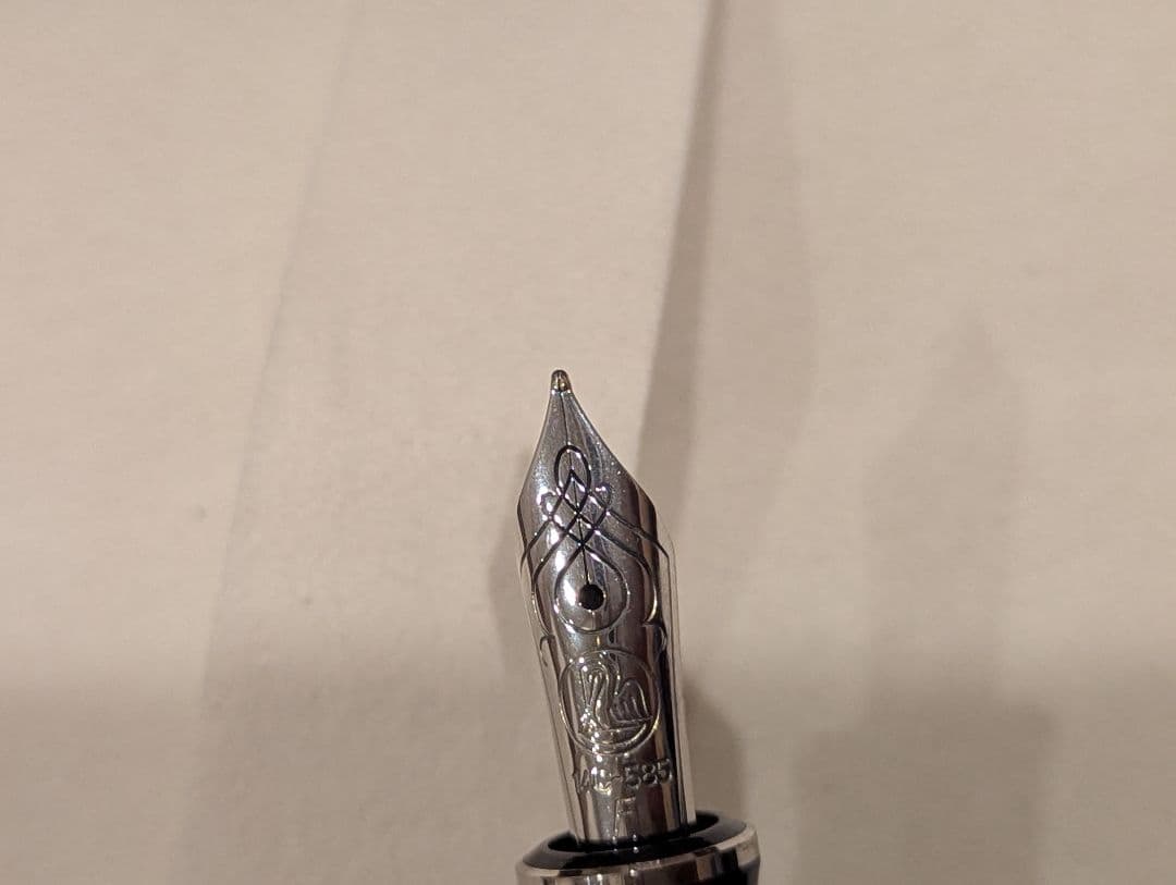 ペリカン　M605 トータスシェル・ブラック