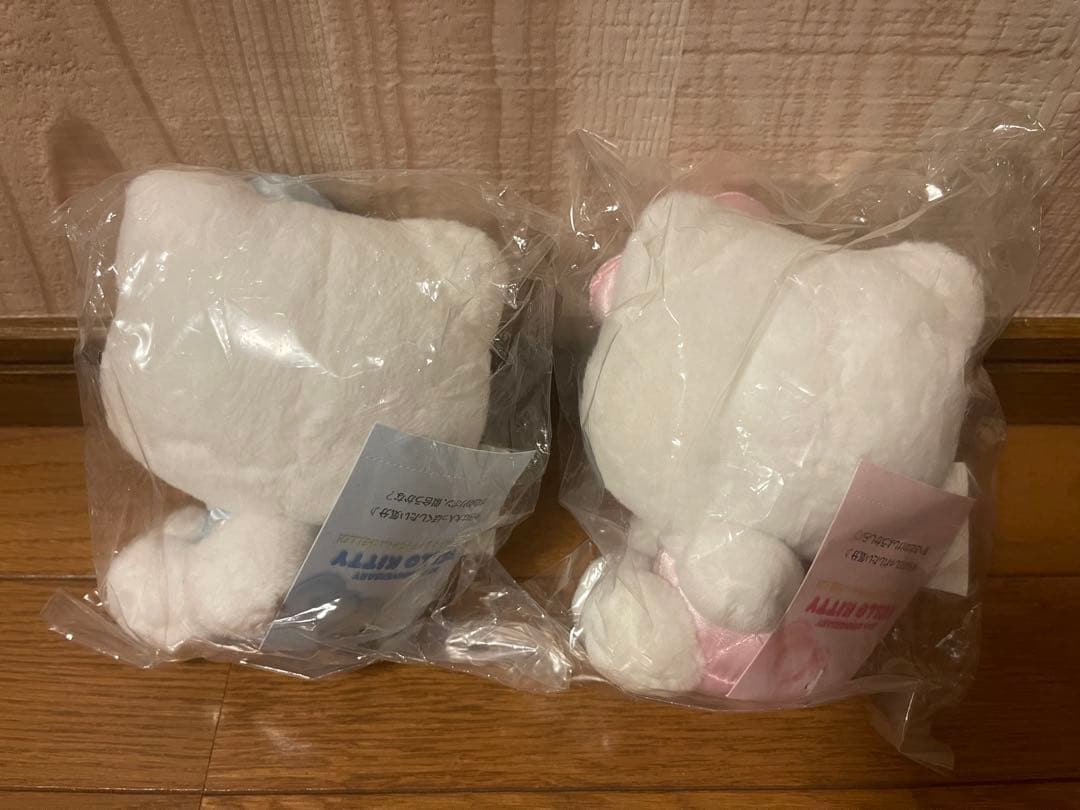 未開封品☆ハローキティ キティ展 50周年 限定 ぬいぐるみ