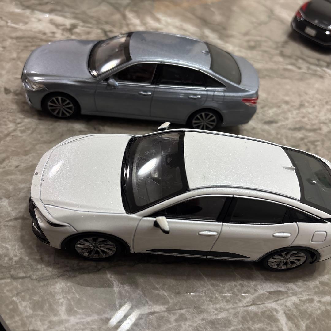 TOYOTAクラウン　ホワイト・シルバー ミニカー非売品
