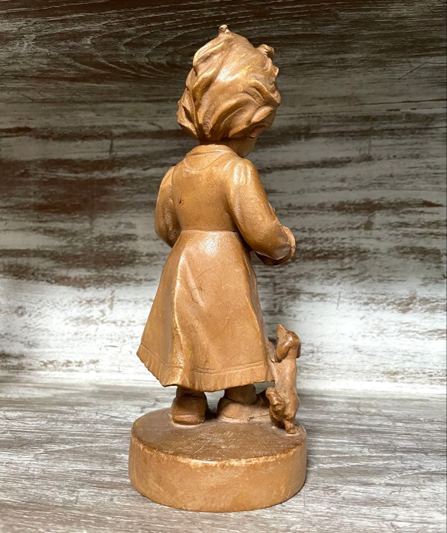 アンティーク 木彫り プレゼントを持った女の子 子犬 少女 木彫り人形 レトロ