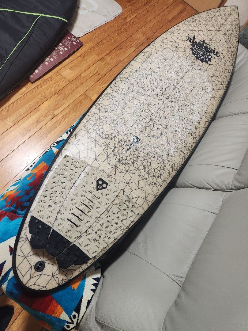 美品！✨GMCサーフボード　ギャリーマクニール　ツインフィン付き