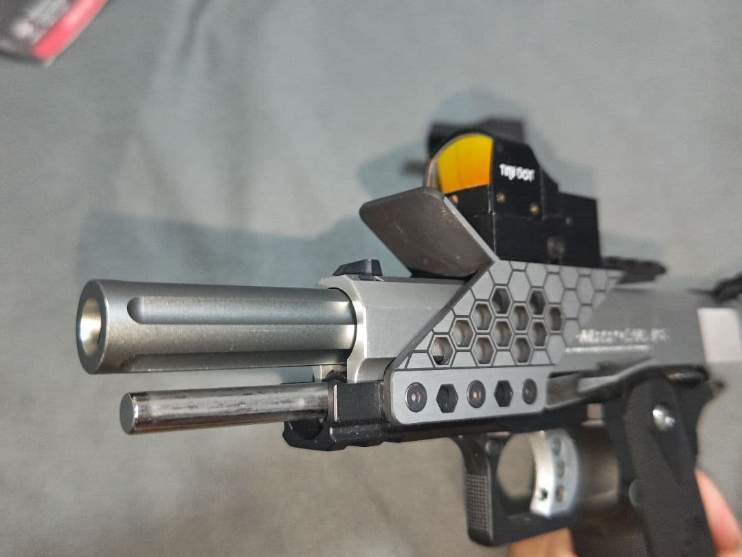 東京マルイ　ハイキャパ5.1R レースガンカスタム　自動調光ドットサイト付き