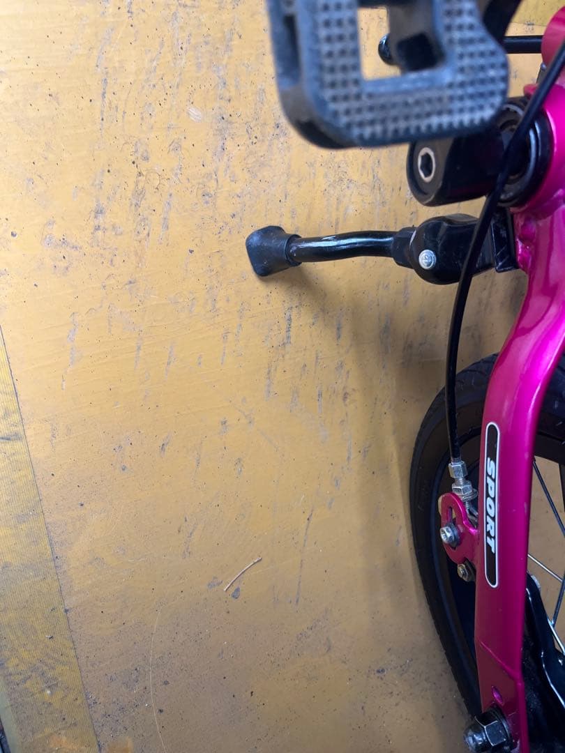 STRIDER 14X ピンク バランスバイク　スタンド付き