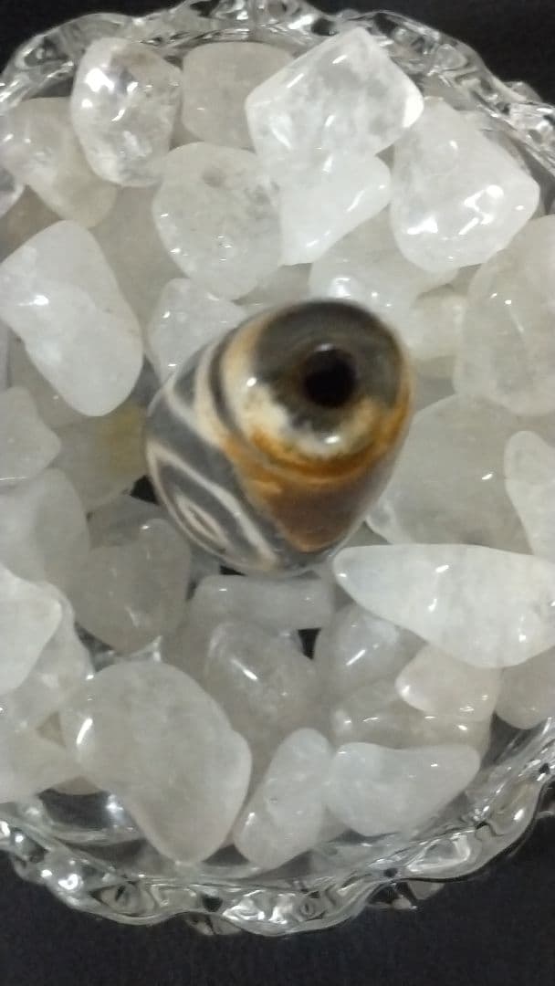 609天珠　特殊　三眼虎牙天珠　三角形　dzibeads！