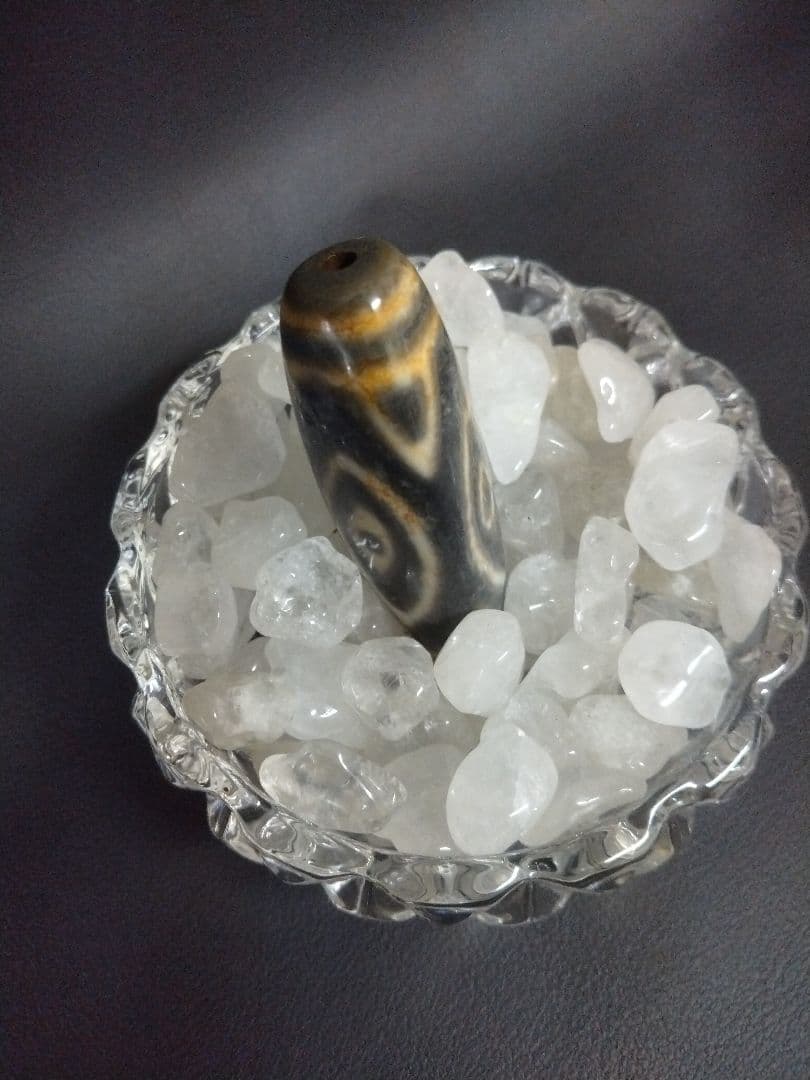 609天珠　特殊　三眼虎牙天珠　三角形　dzibeads！