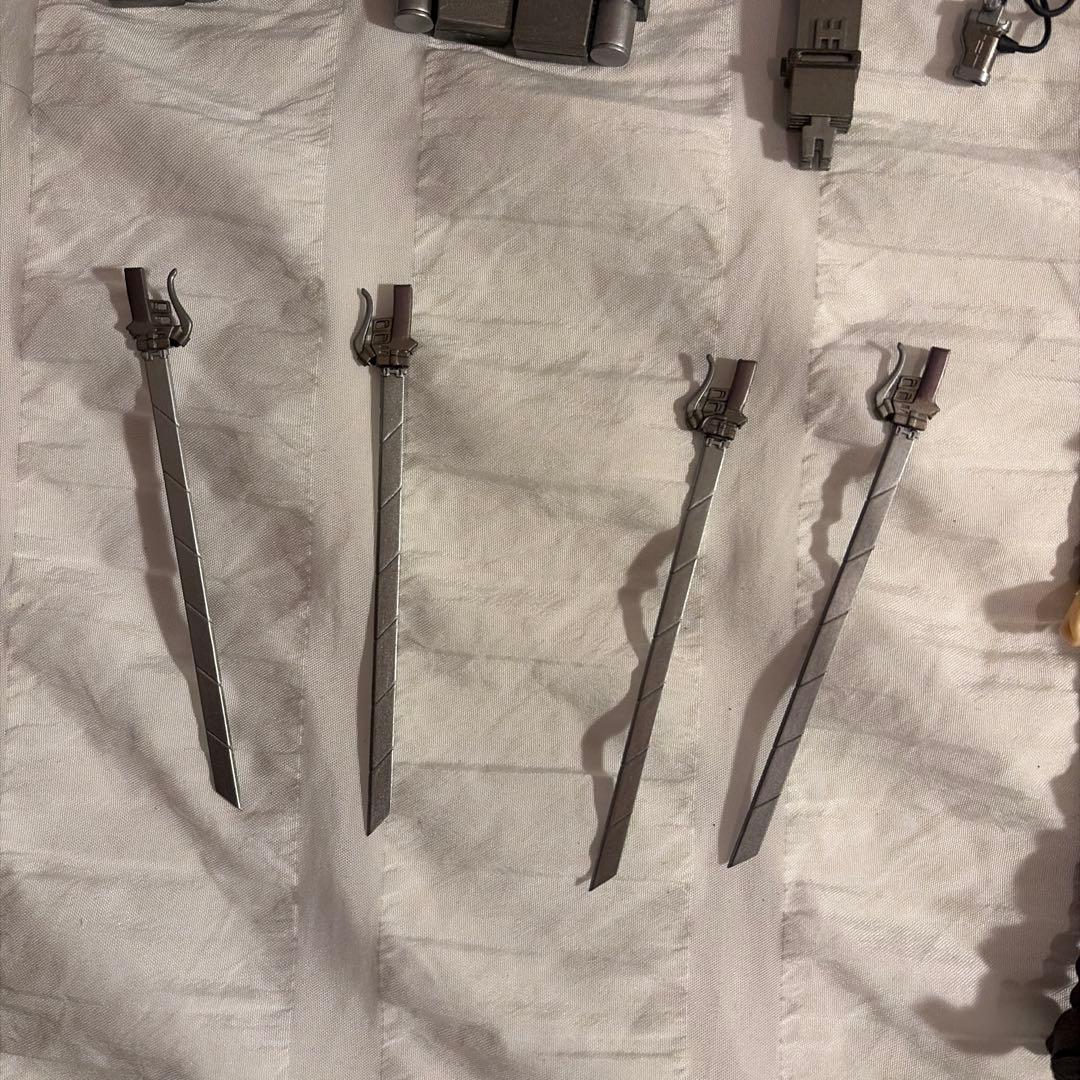 figma 進撃の巨人 フィギュア リヴァイ エレン 【箱無し】