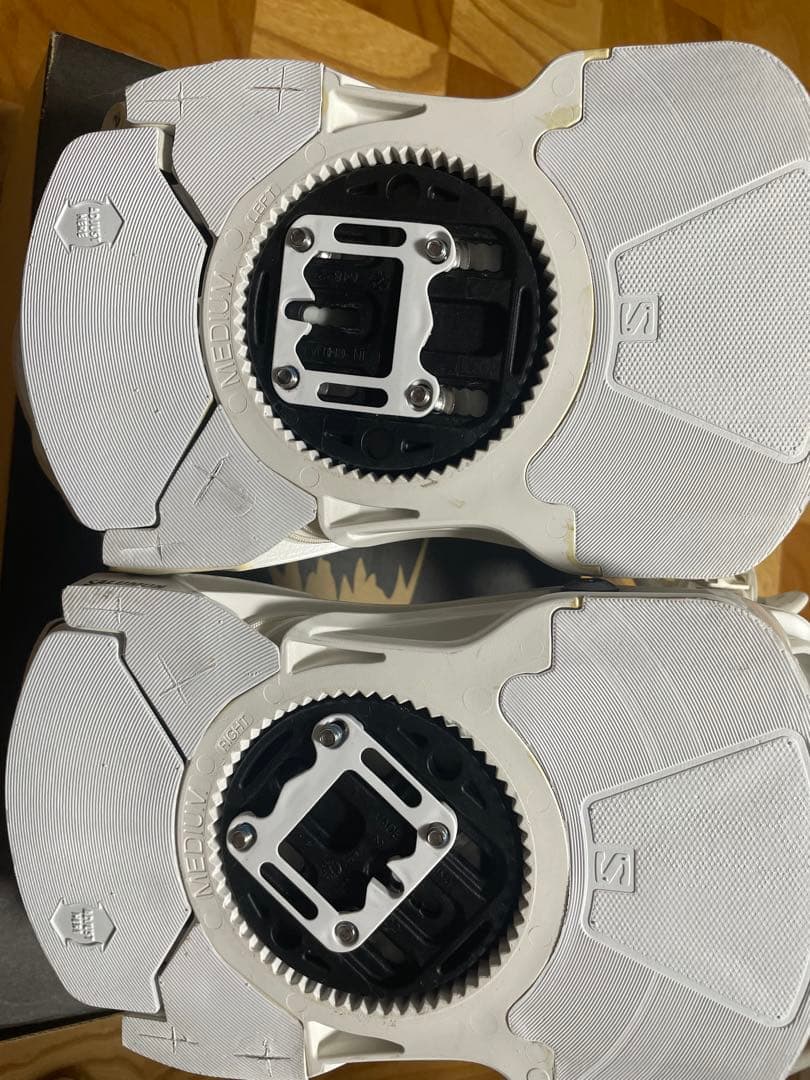 Salomon HOLOGRAM M サイズ