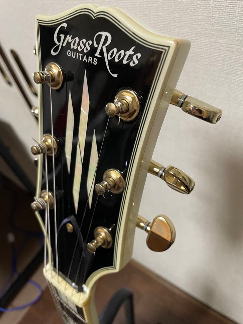 Grass Roots エレキギター　レスポール　白　型番:GC2240559