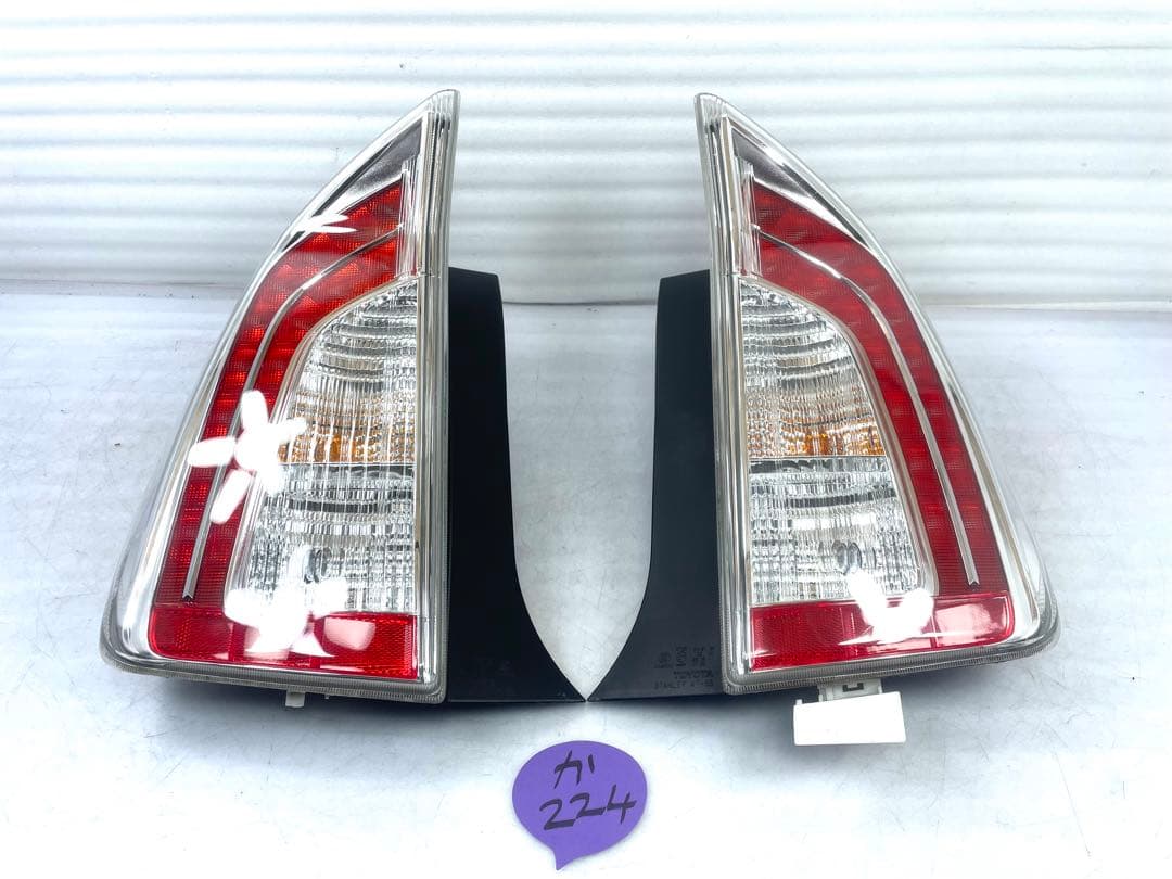 プリウス ZVW30/後期テールライト左右セット純正 STANLEY47-55